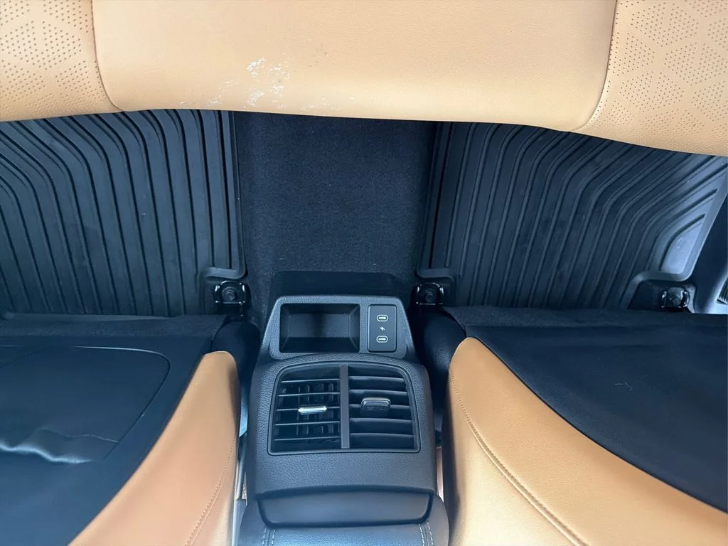 Used 2024 Snow White Pearl Kia EX image 18