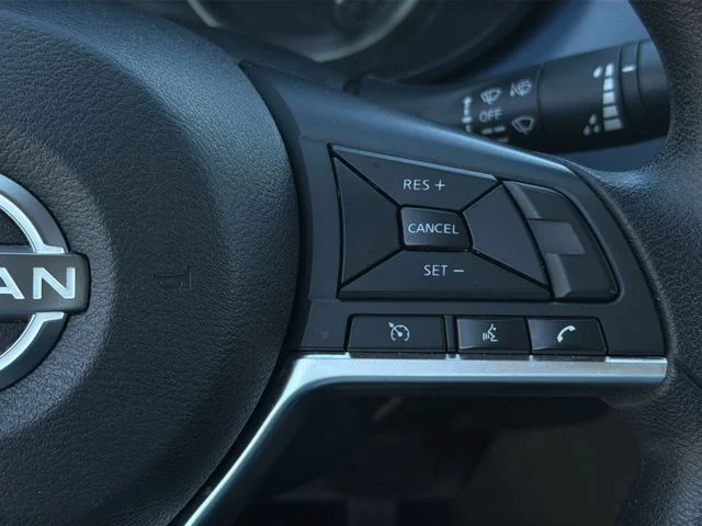Used 2025 Black Nissan 1.6 SV image 27