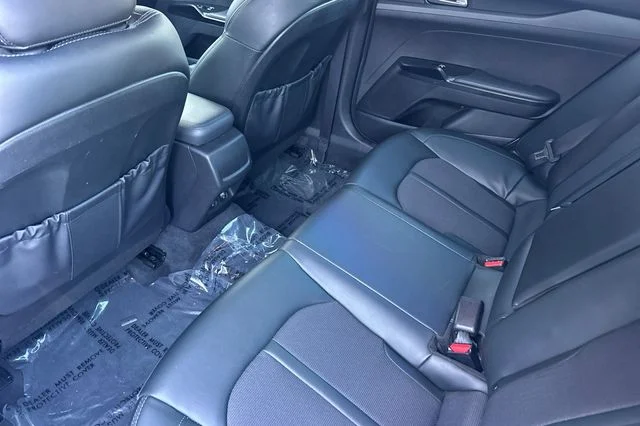 Used 2022 White Kia GT-Line image 13