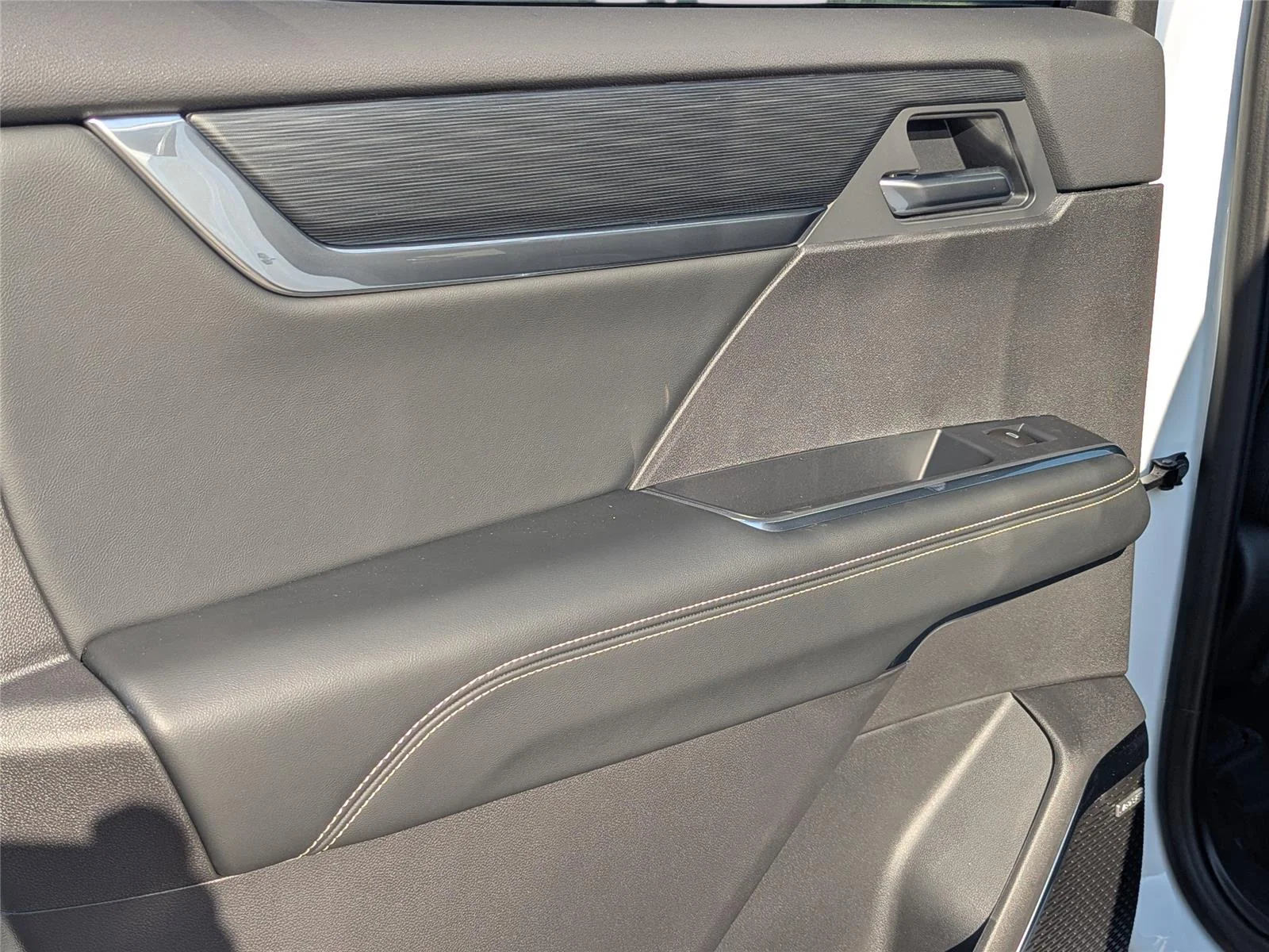 New 2026 Summit White GMC Elevation image 12