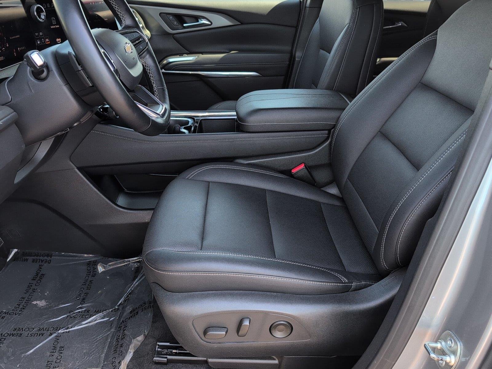 Used 2025 Sterling Gray Metallic Chevrolet LT image 3