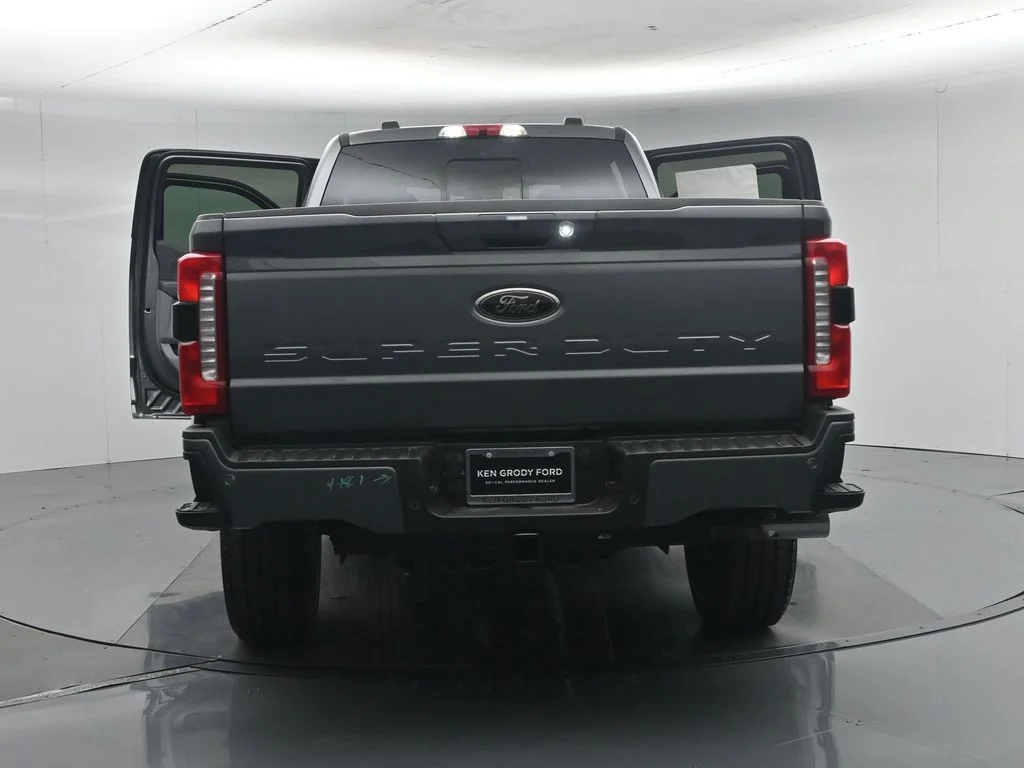 New 2026 Carbonized Gray Metallic Ford XLT image 34
