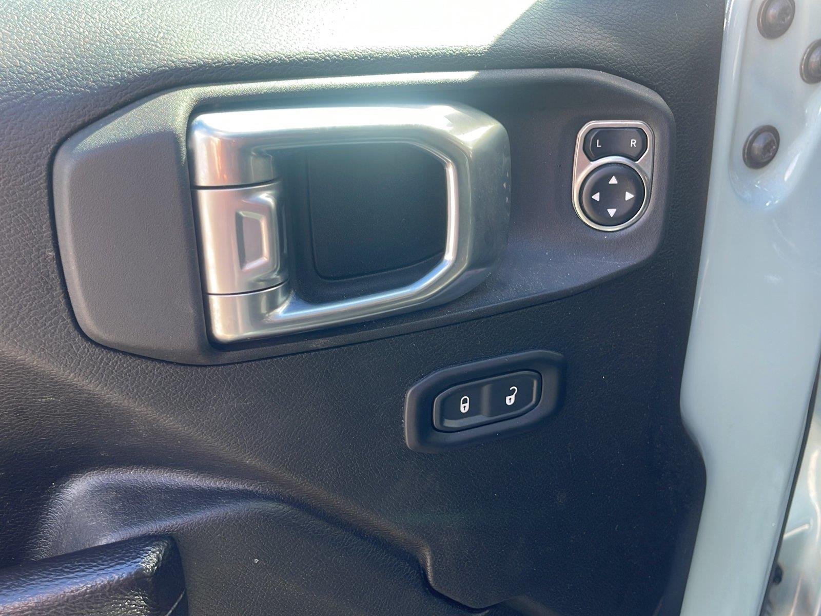 Used 2024 Earl Clearcoat Jeep Willys image 13