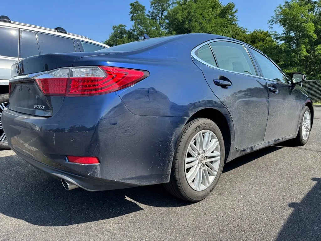 Used 2014  Lexus 350 image 4