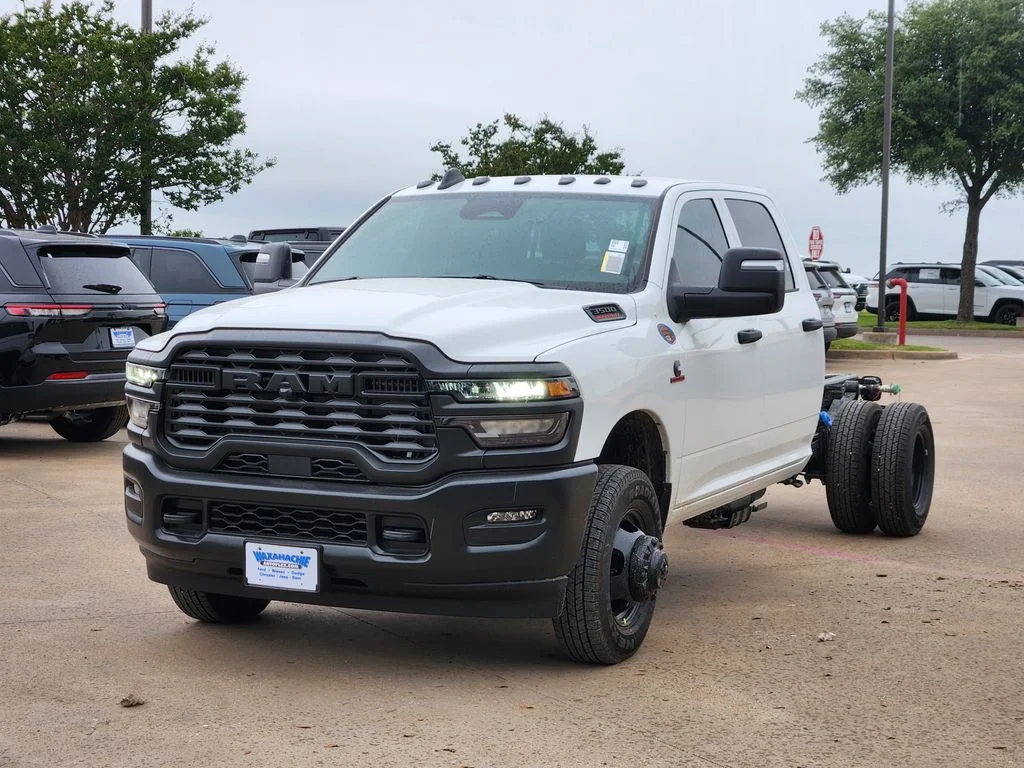 New 2026 Bright White Clearcoat RAM Tradesman image 2