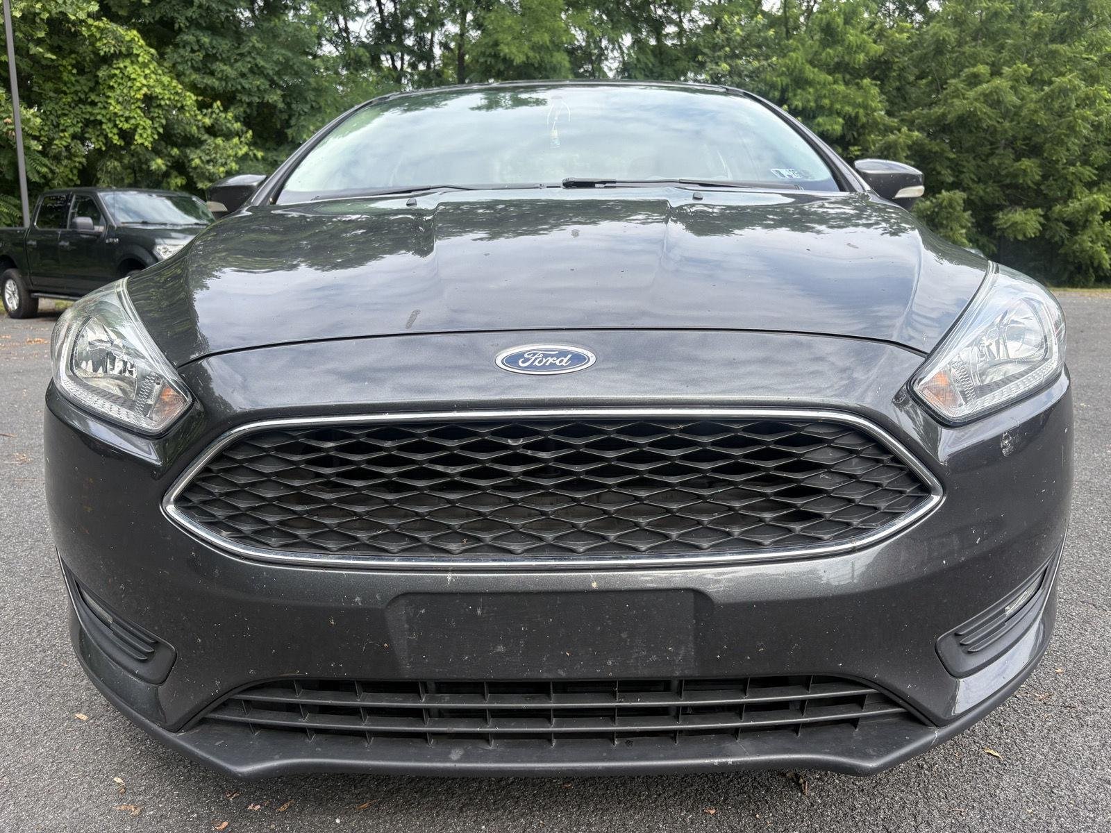Used 2016 Magnetic Ford SE image 16