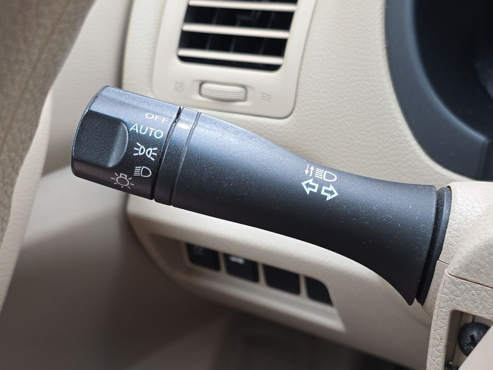 Used 2014 Brown Nissan 2.5 S image 39