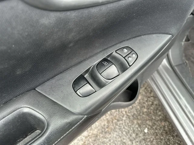 Used 2016 Gray Nissan S image 17