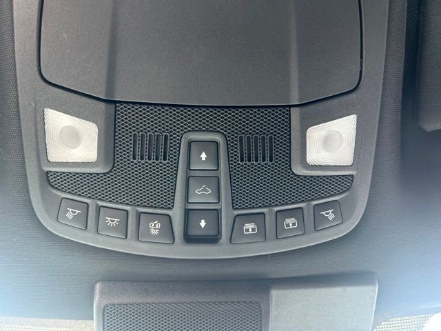 Used 2018 White Ford Platinum image 19