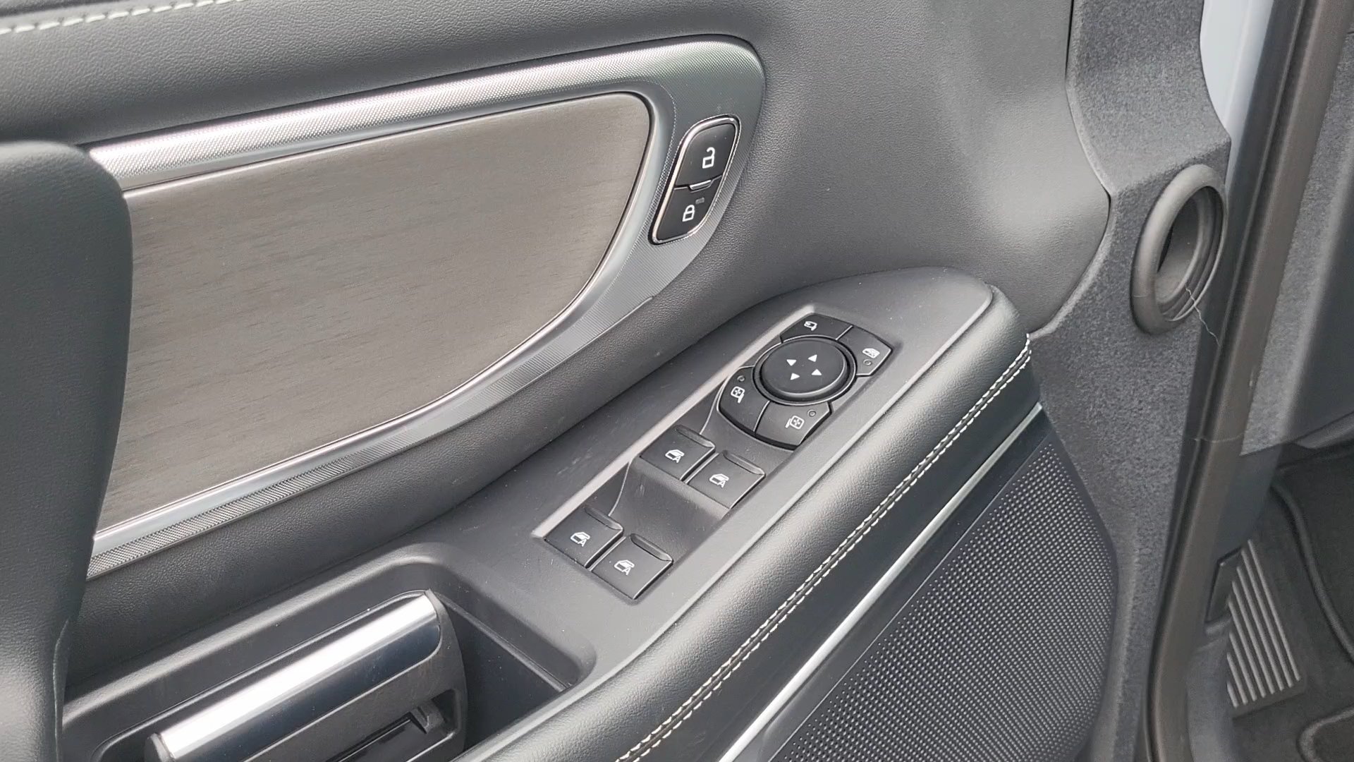 New 2027 Glacier Gray Metallic Tri-Coat Ford Platinum image 11