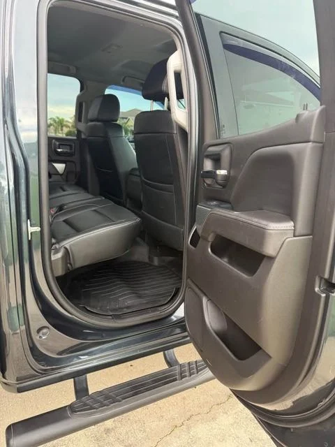 Used 2018  Chevrolet LT image 17