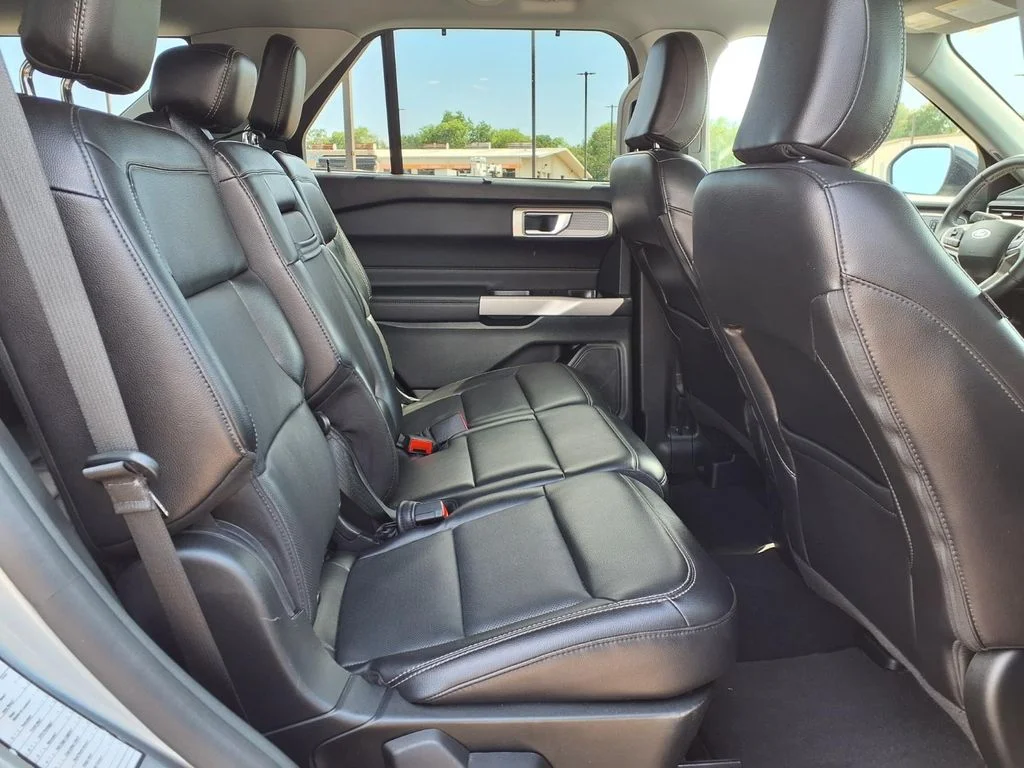 Used 2024 Silver Ford Limited image 8