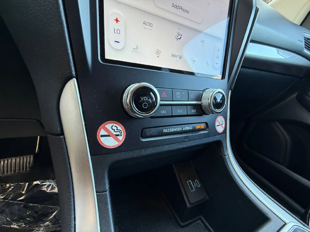 Used 2024 Gray Ford SEL image 23