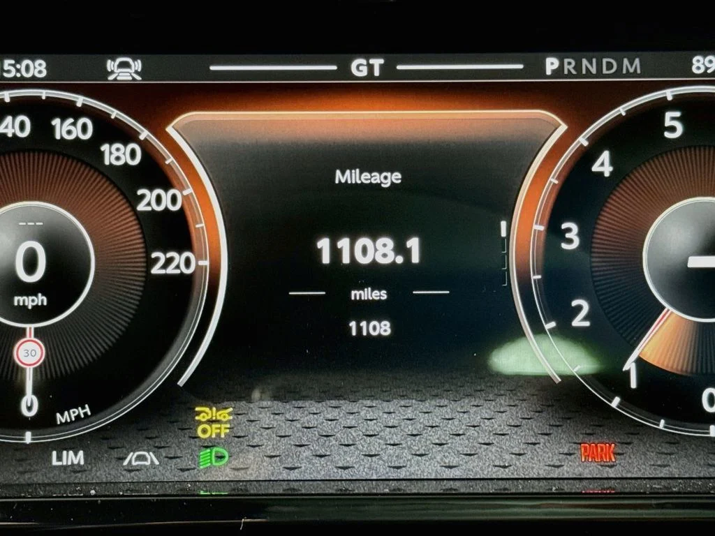 Used 2025 Oberon Black Aston Martin V12 image 12