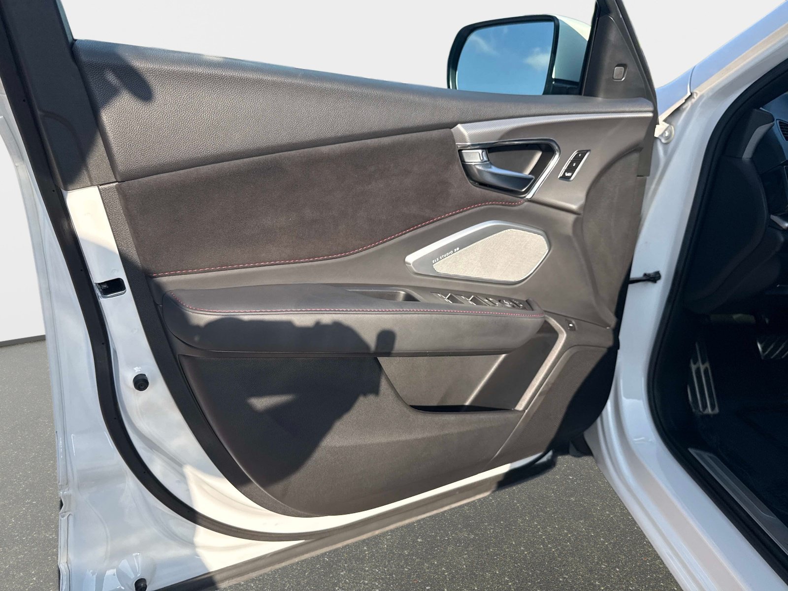 Used 2023 Platinum White Acura w/A-Spec Package image 16