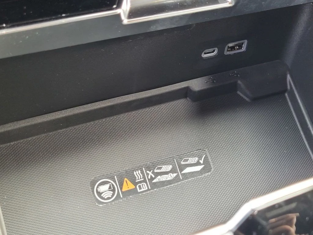 2026 GMC Yukon XL Denali - Photo 16