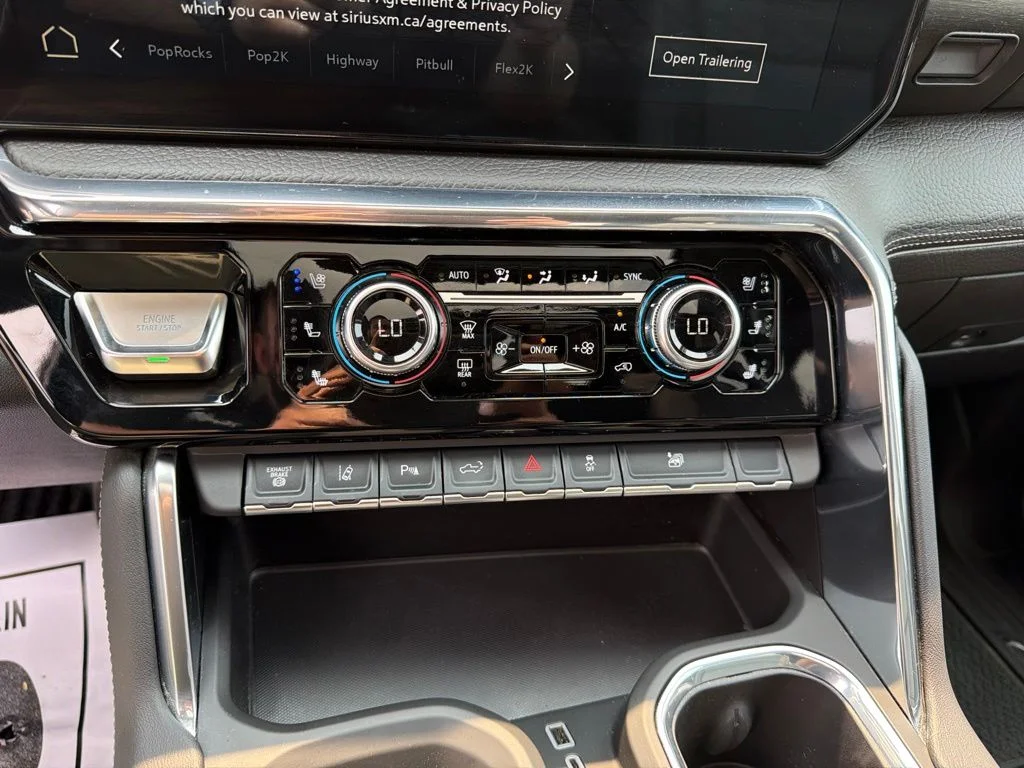 Used 2025 White GMC Denali image 17