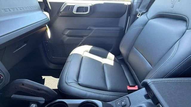 New 2026 Oxford White Ford Badlands® image 24