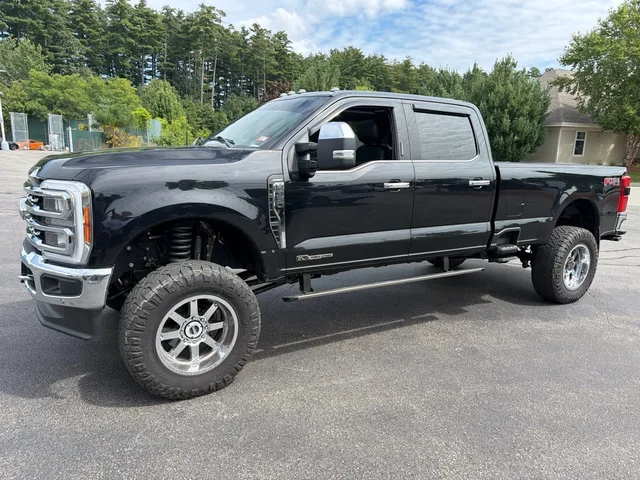 2023 Ford Super Duty F-350 SRW Pickup LARIAT