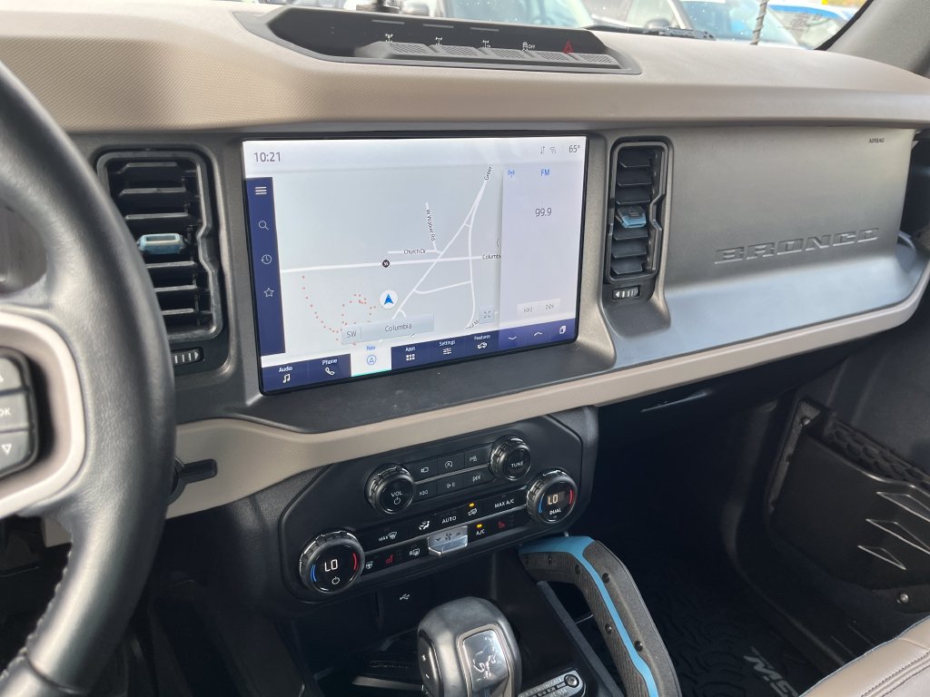 Used 2024 Gray Ford Wildtrak image 17