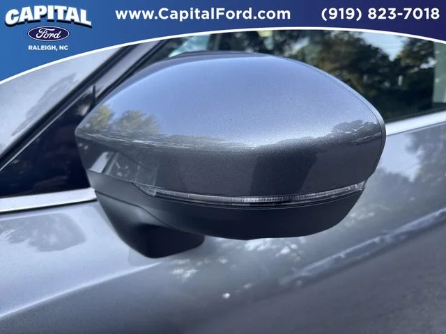 Used 2022 Gray Nissan SL image 12