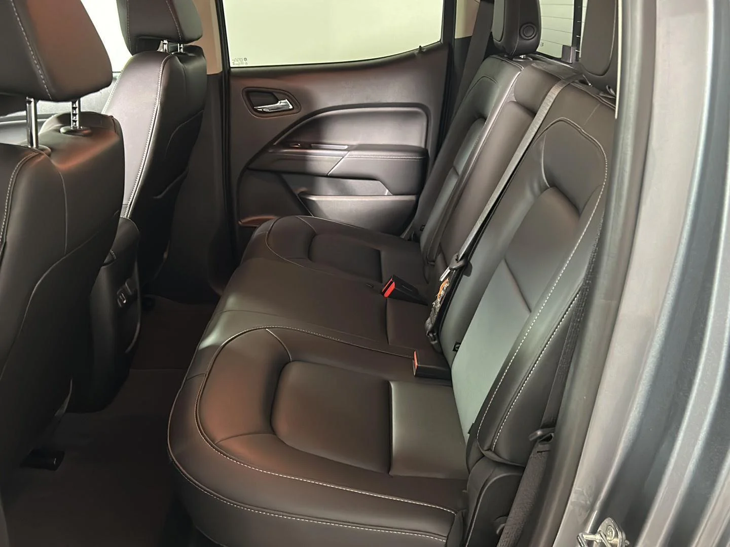 Used 2022 Satin Steel Metallic GMC 4WD Elevation image 15