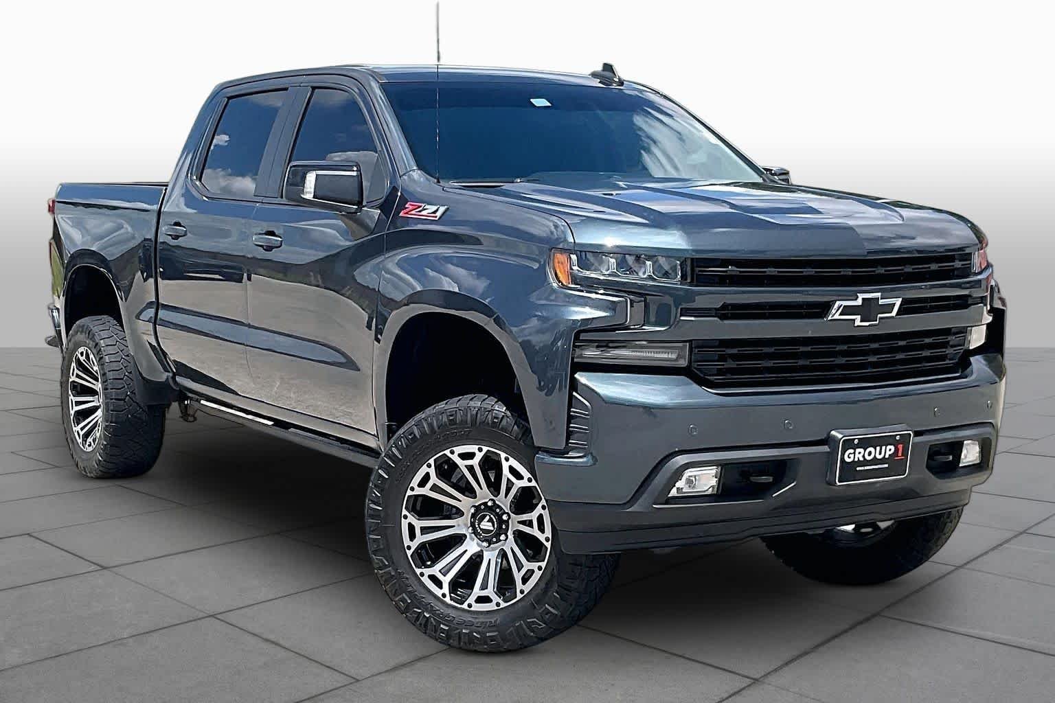 Used 2019 Shadow Gray Metallic Chevrolet RST image 3