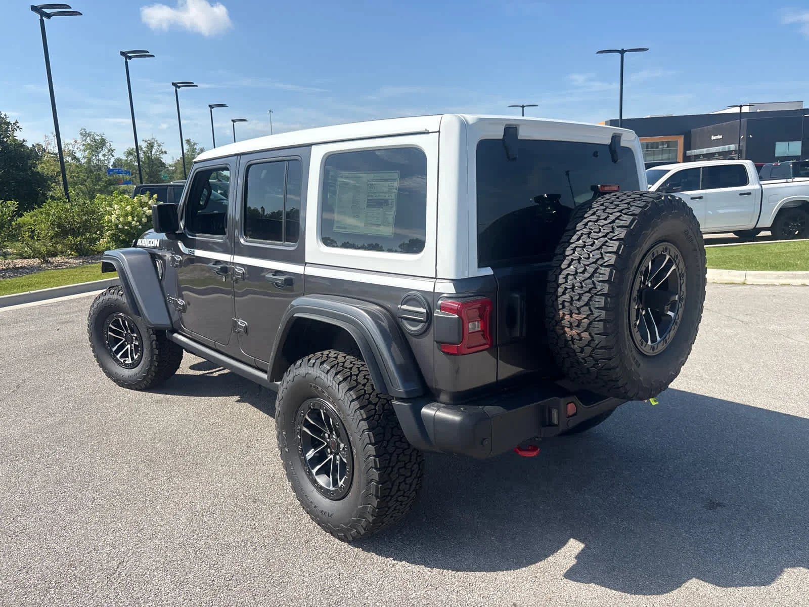 New 2026 Granite Crystal Metallic Clearcoat Jeep Rubicon X image 8