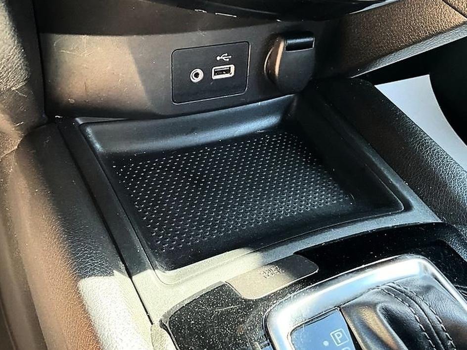 Used 2019 Black Nissan S image 21