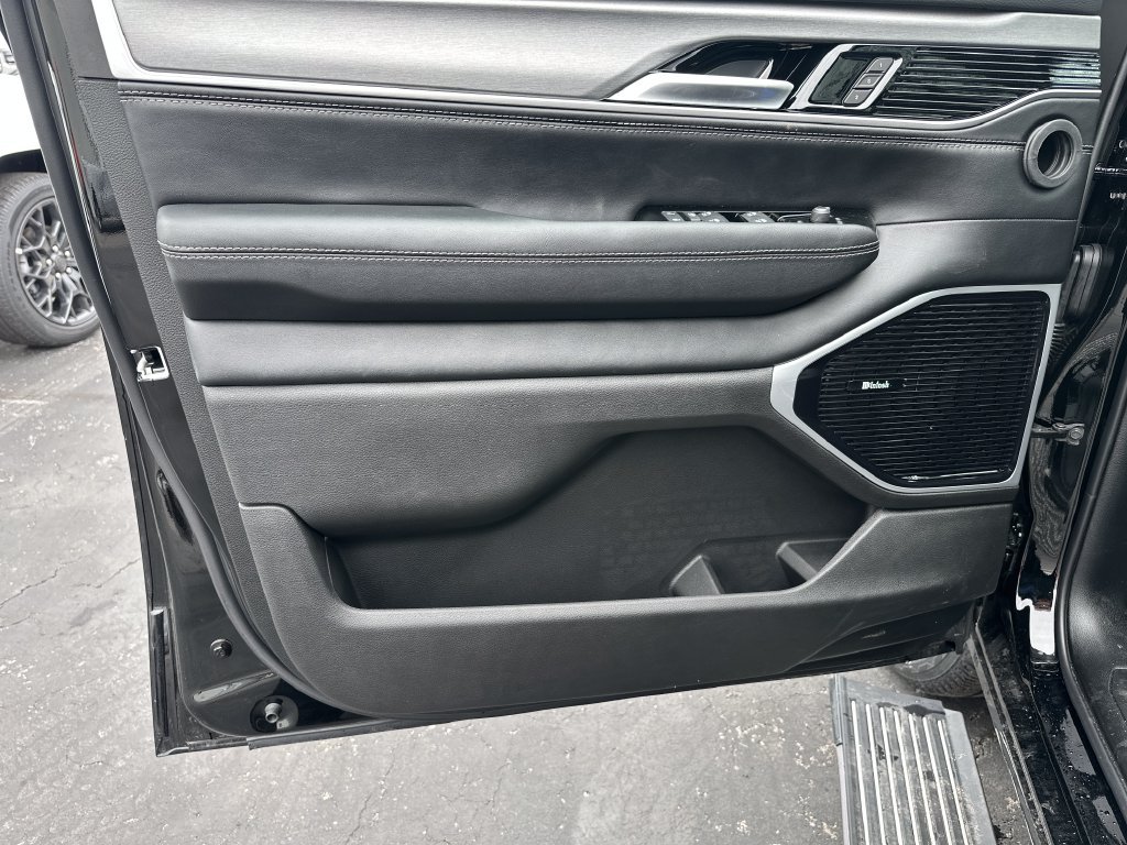 2026 Jeep Grand Wagoneer L Limited Altitude - Photo 14