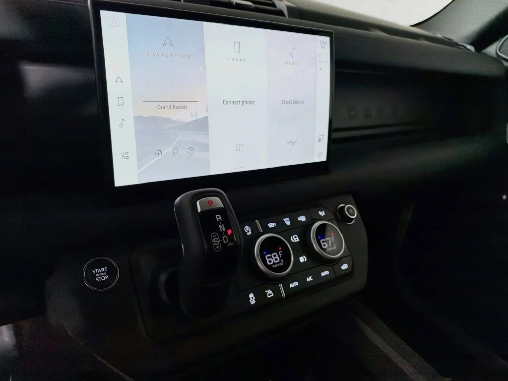 Used 2025 Fuji White Land Rover S image 21