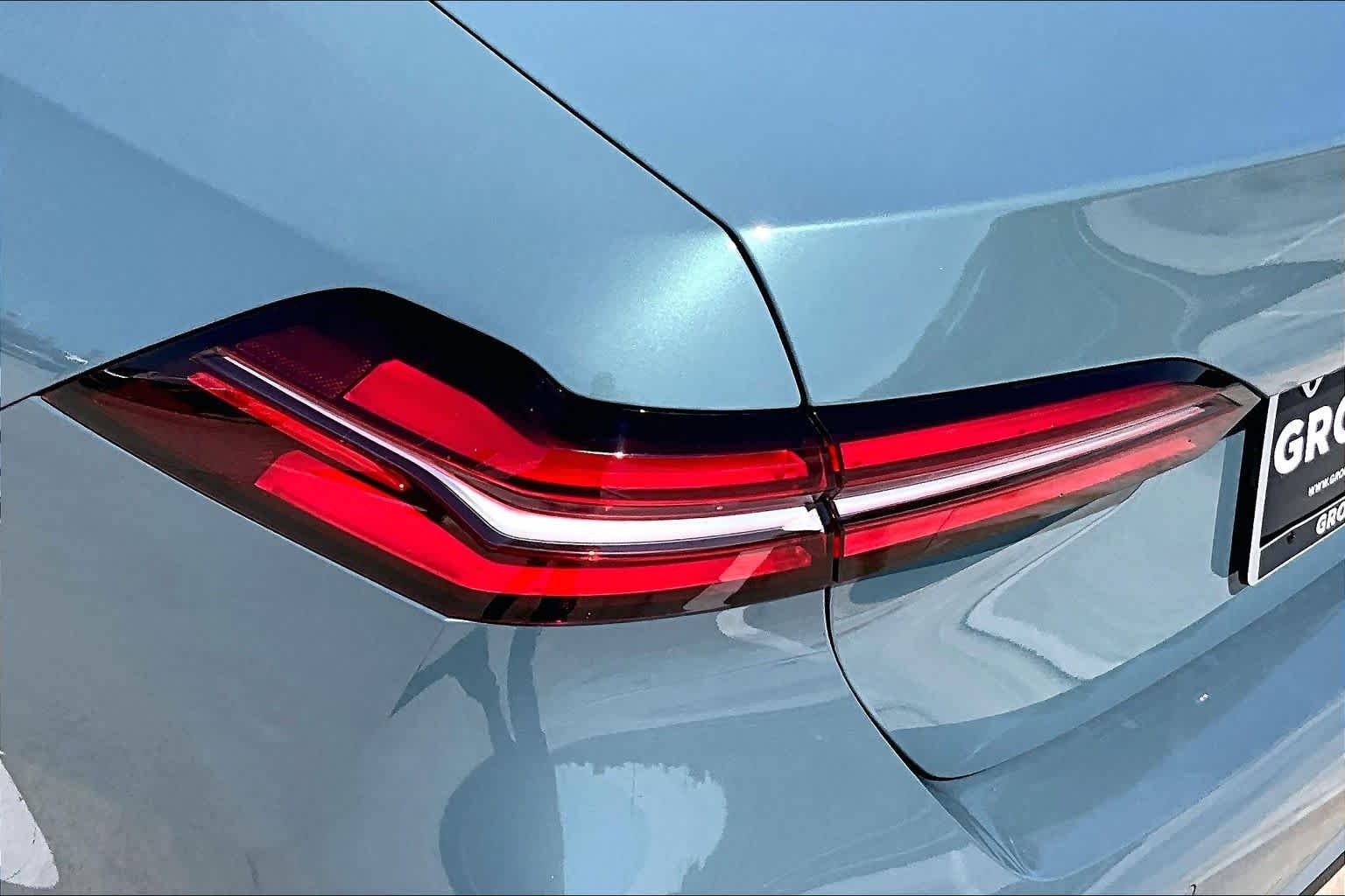 Used 2026 Cape York Green Metallic BMW 530i image 28