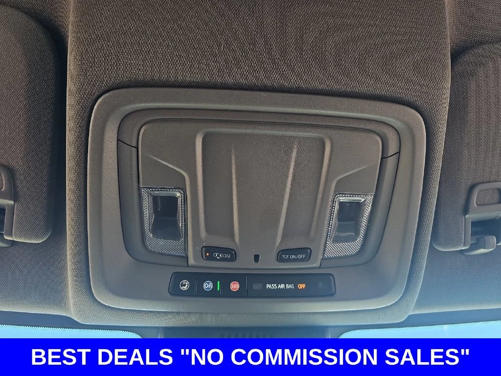 Used 2024 White Chevrolet Custom image 30