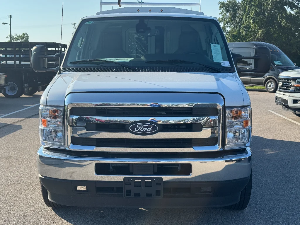 New 2027 Oxford White Ford Knapheide KUV image 14