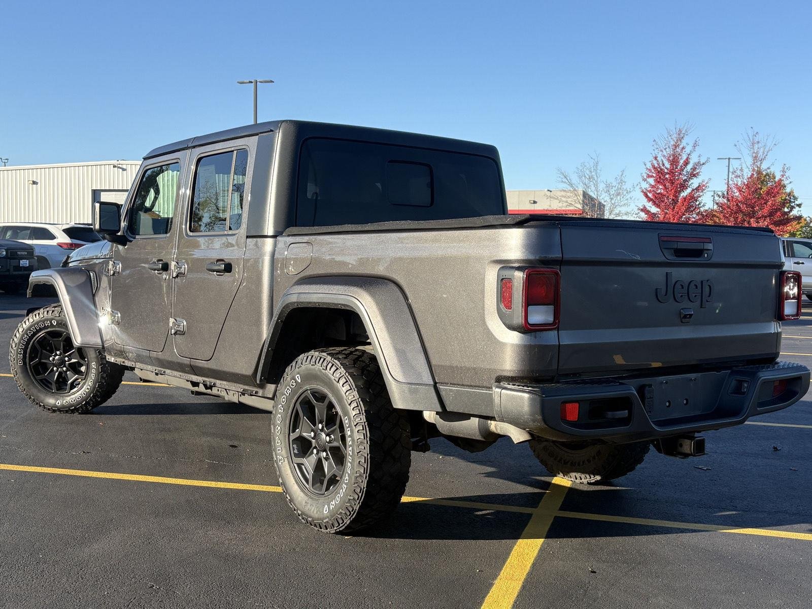 Used 2021 Granite Crystal Metallic Clearcoat Jeep Willys image 10