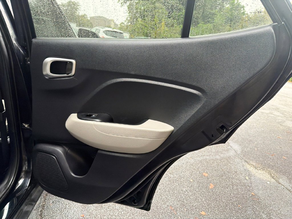 2022 Hyundai Venue SEL - Photo 16