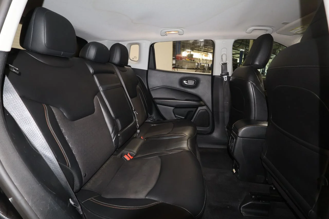 Used 2018 Black Jeep Latitude image 16