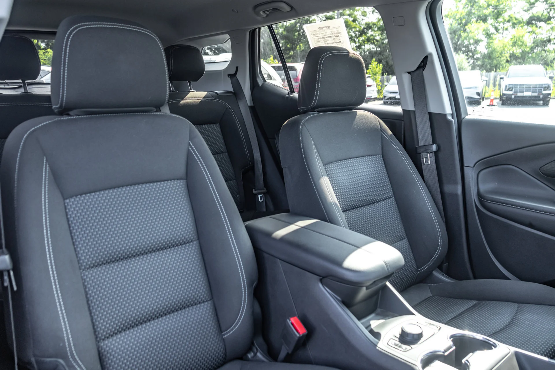 Used 2023 SUMMIT WHITE GMC SLE image 34