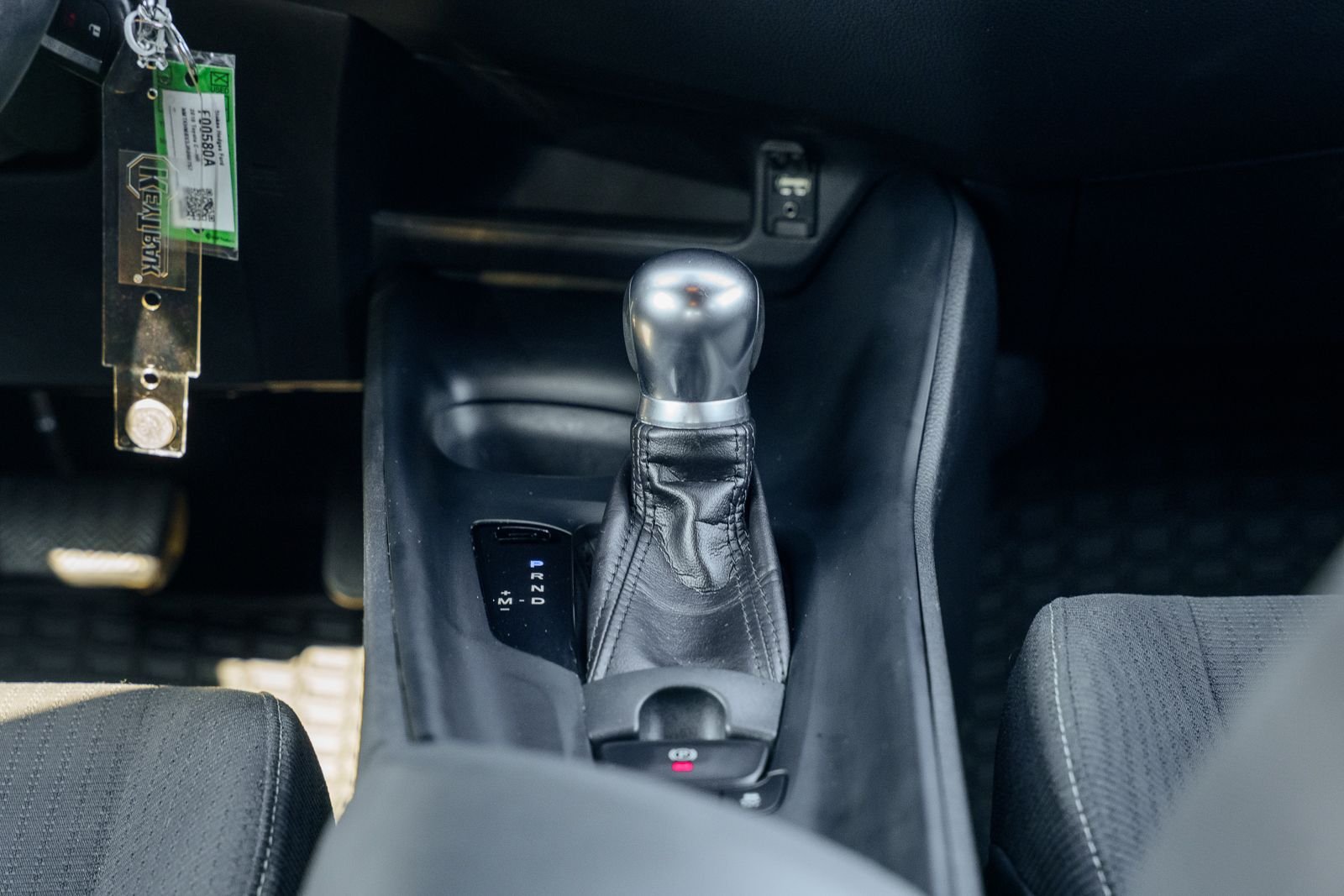 Used 2018 Gray Toyota XLE image 31
