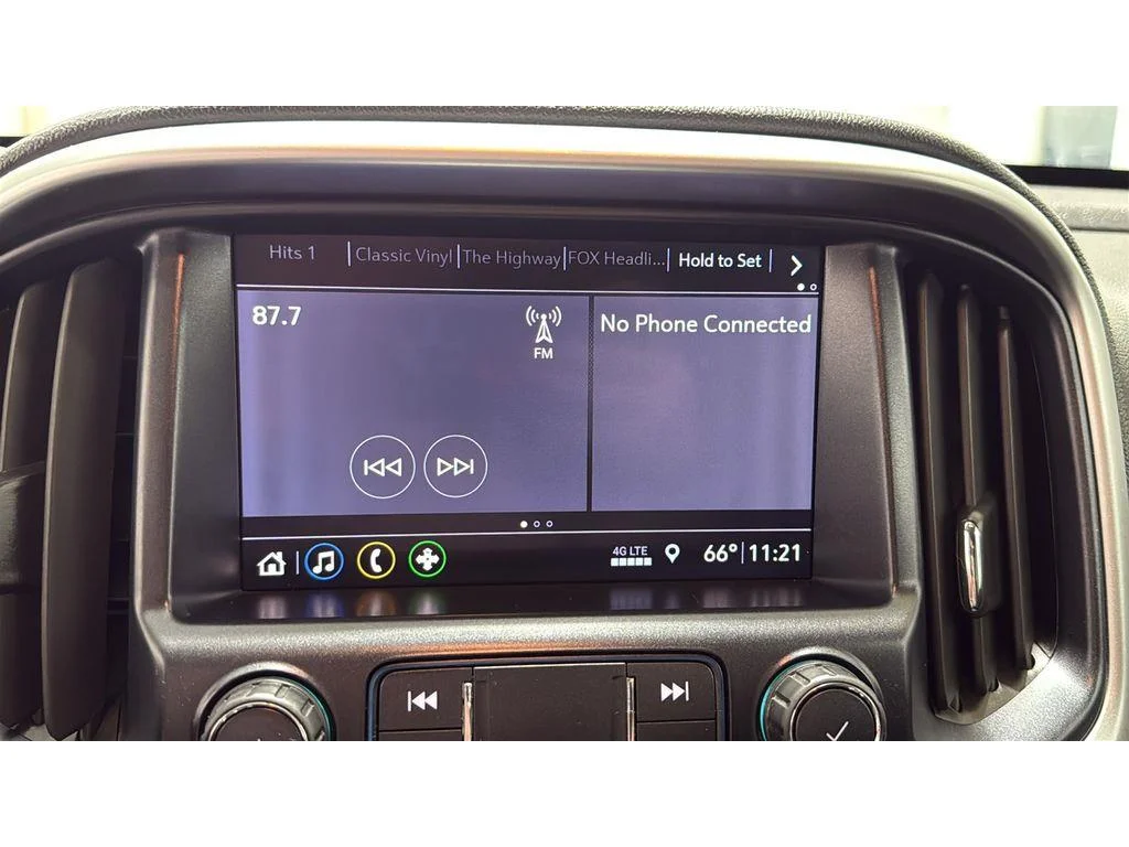 Used 2020 Summit White Chevrolet LT image 21