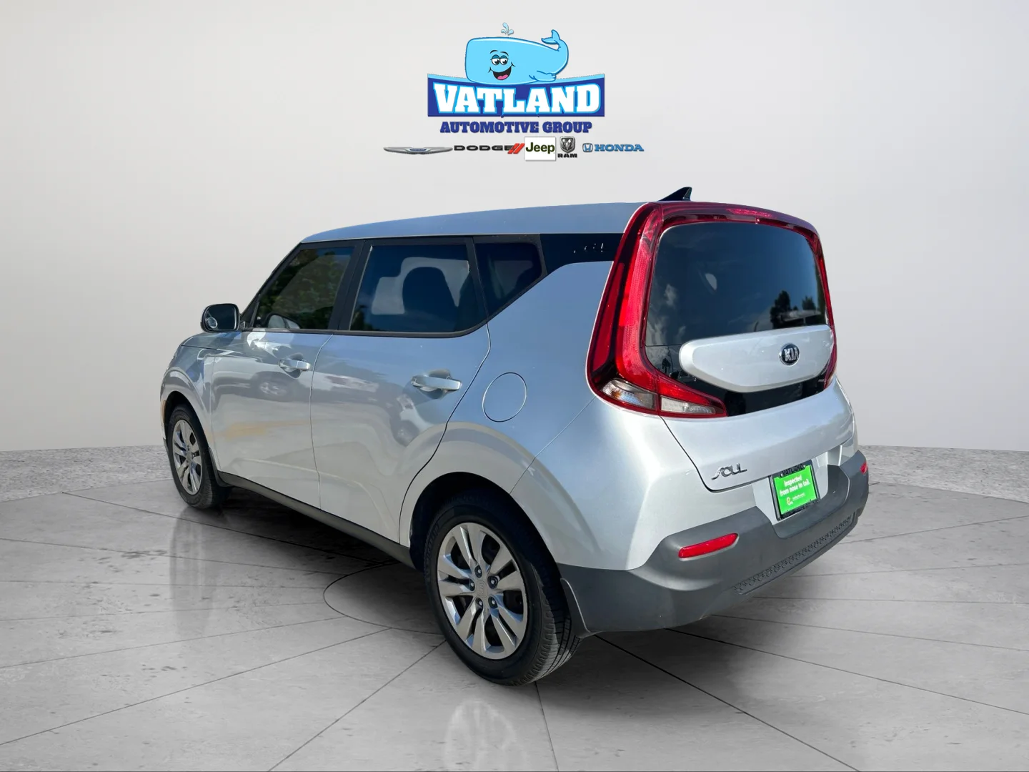 Used 2020 Sparkling Silver Kia LX image 3