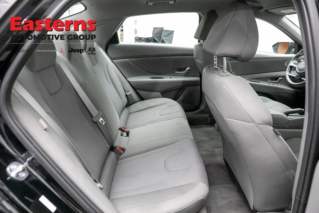 Used 2025 Black Hyundai SE image 21