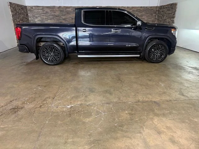Used 2022 Titanium GMC Denali Ultimate image 10