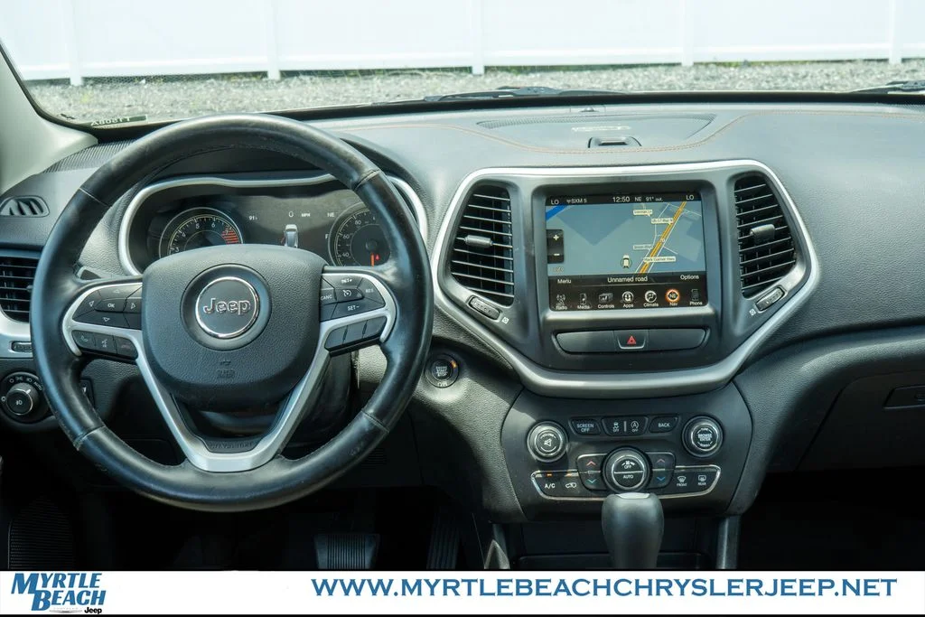 Used 2017 Light Brownstone Pearlcoat Jeep Limited image 14