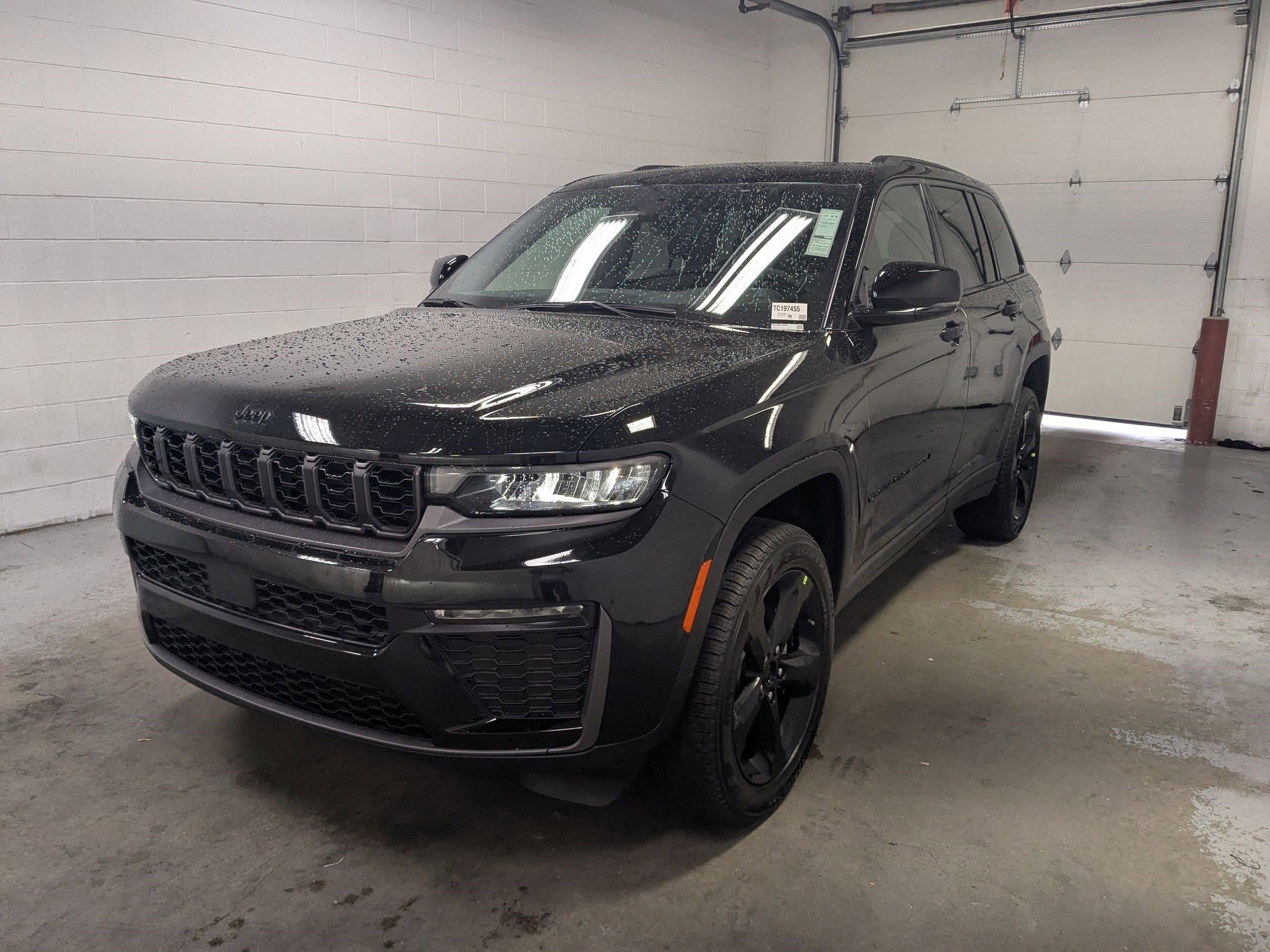 New 2026 Diamond Black Crystal Pearlcoat Jeep Limited image 9