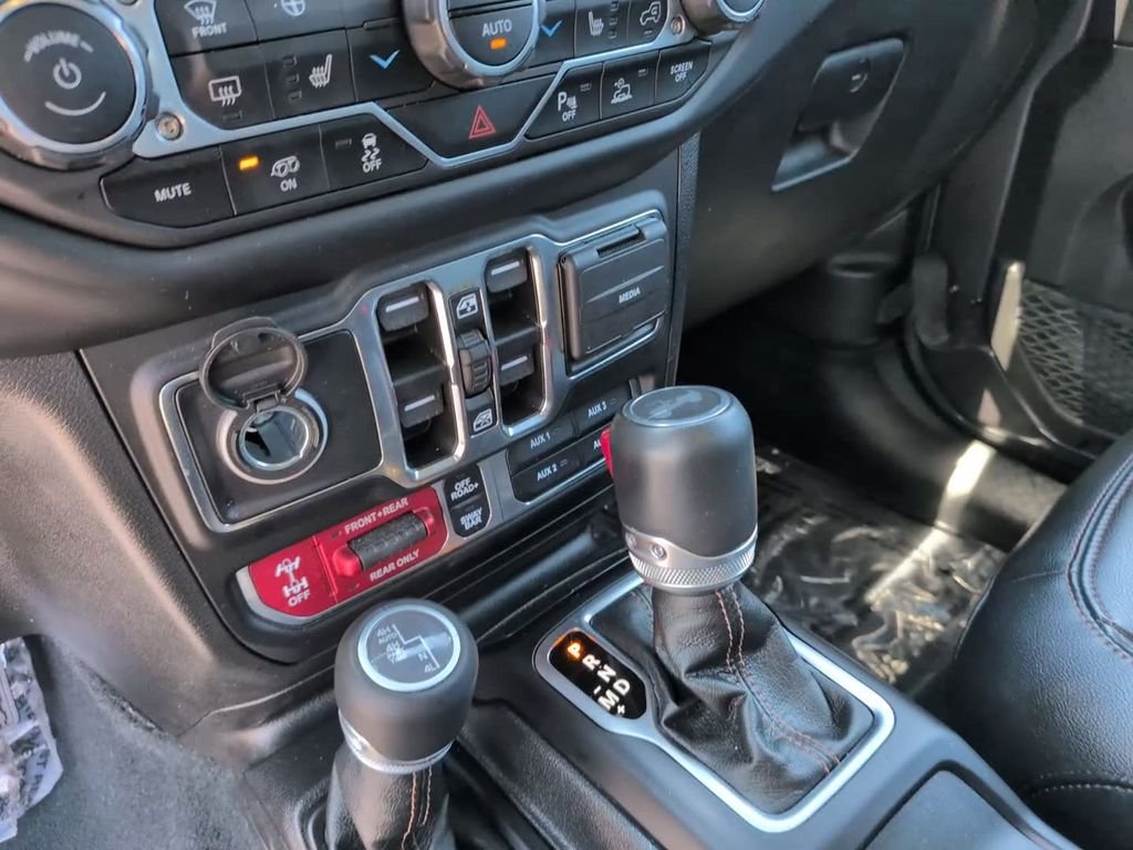 Used 2022 Crystal Metallic Jeep Unlimited Rubicon 392 image 24
