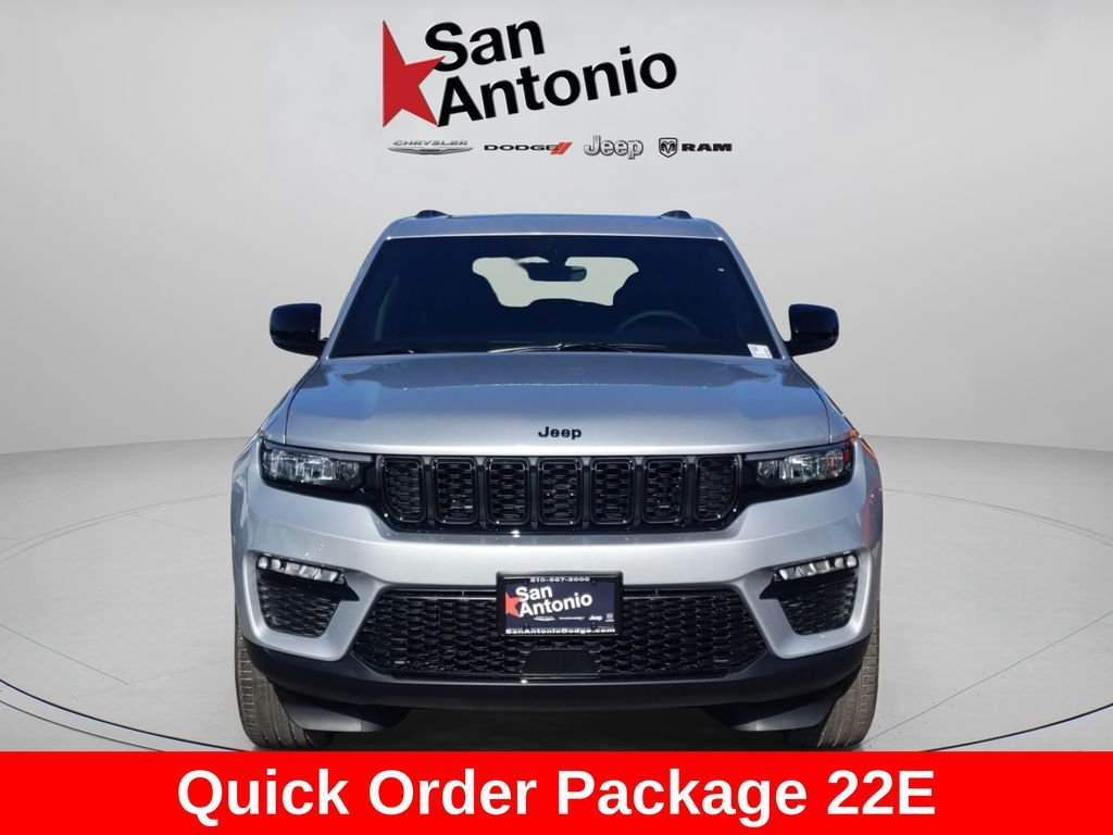 New 2025 Silver Zynith Exterior Paint Jeep Limited image 3