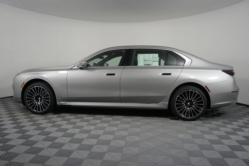 2025 BMW i7 50 - Photo 6