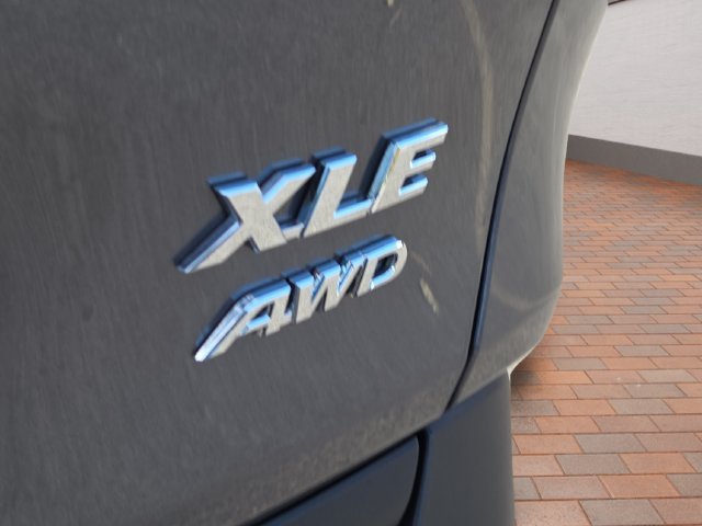 Used 2025 Magnetic Gray Metallic Toyota XLE image 5