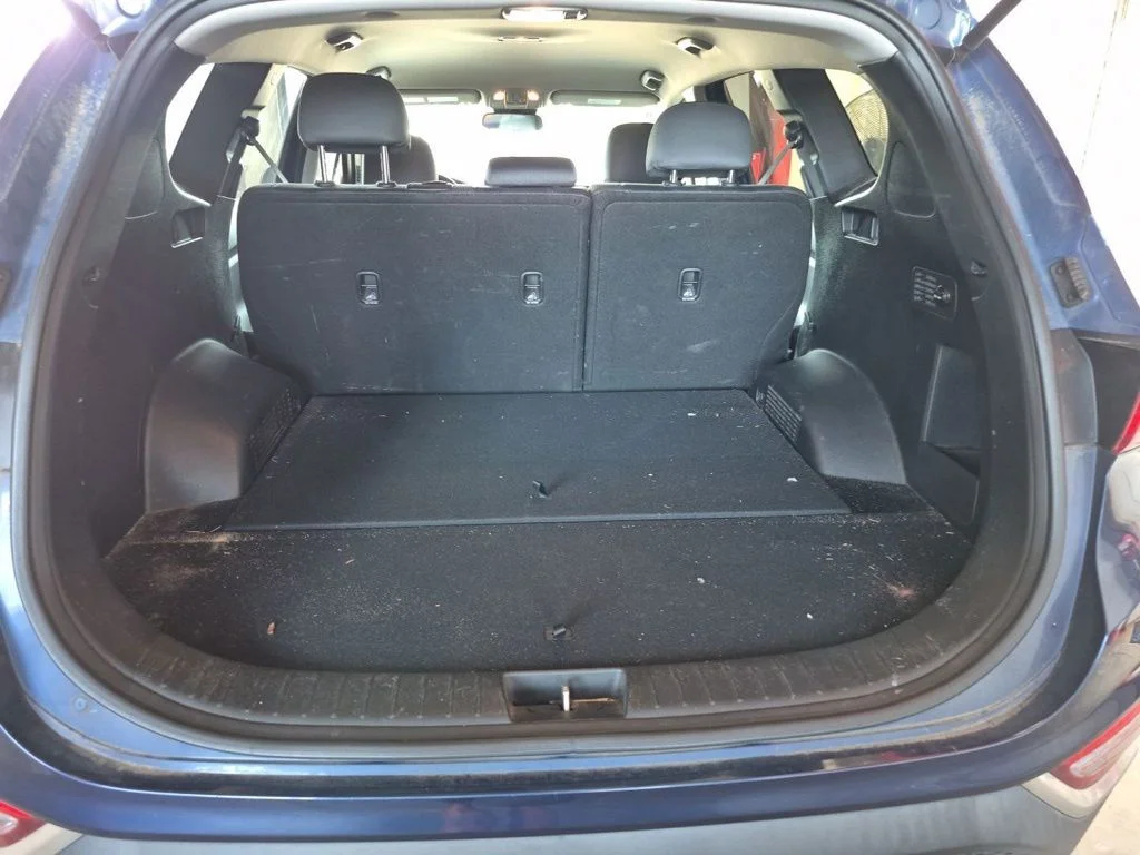Used 2019 Blue Hyundai SE image 7